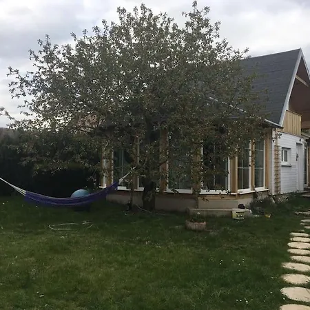 Cosy Countryside House, Near Prague Holiday home Cisovice